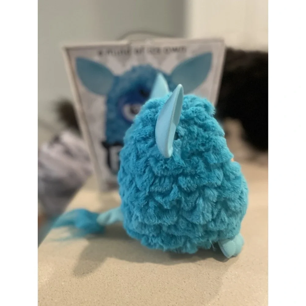In‎ Box Original Teal Blue Furby 2012 WORKS A Mind Of It's Own Hasbro funny Gift